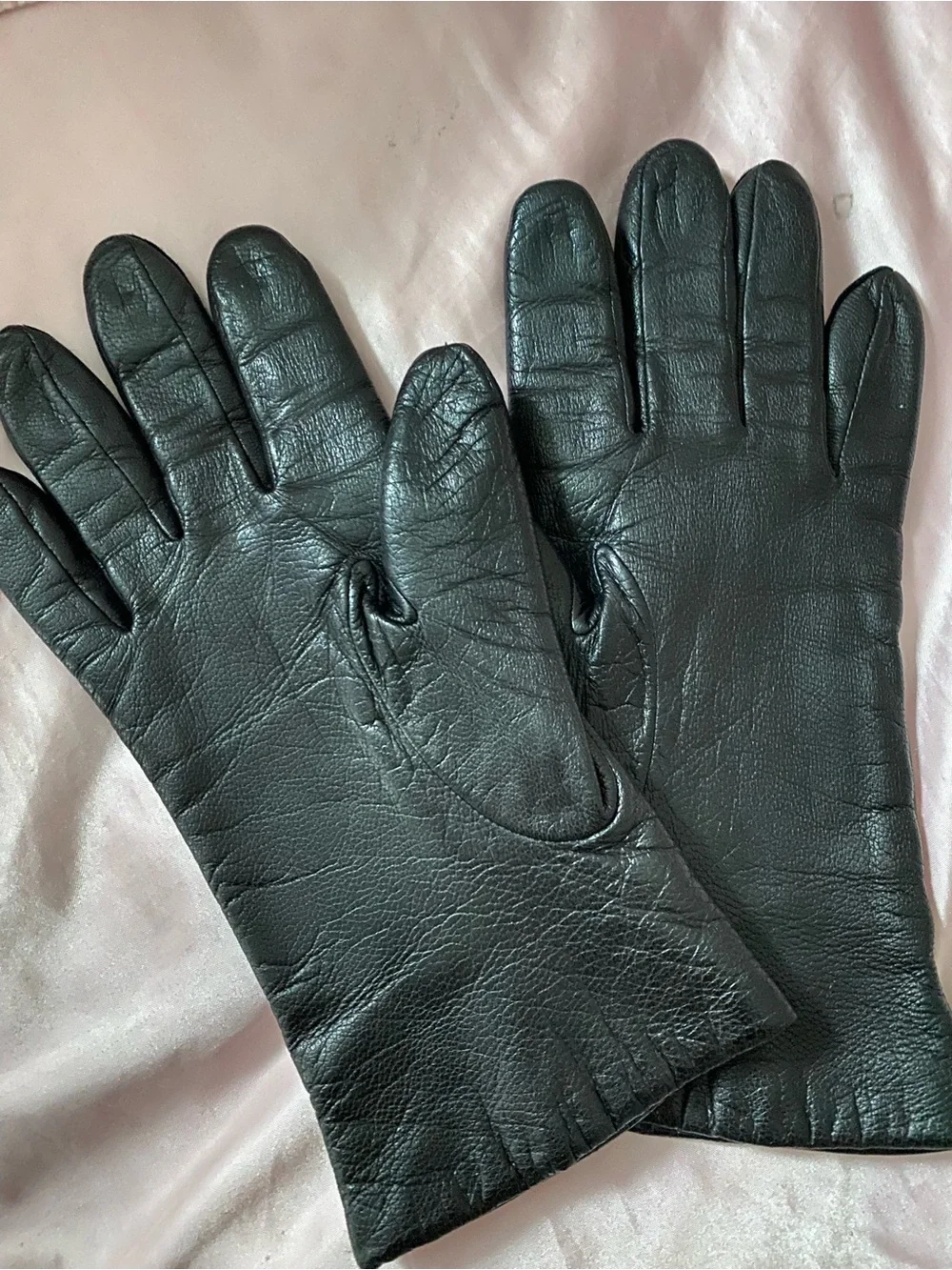 Vintage Fownes Classic Black Leather Gloves size 8 women’s